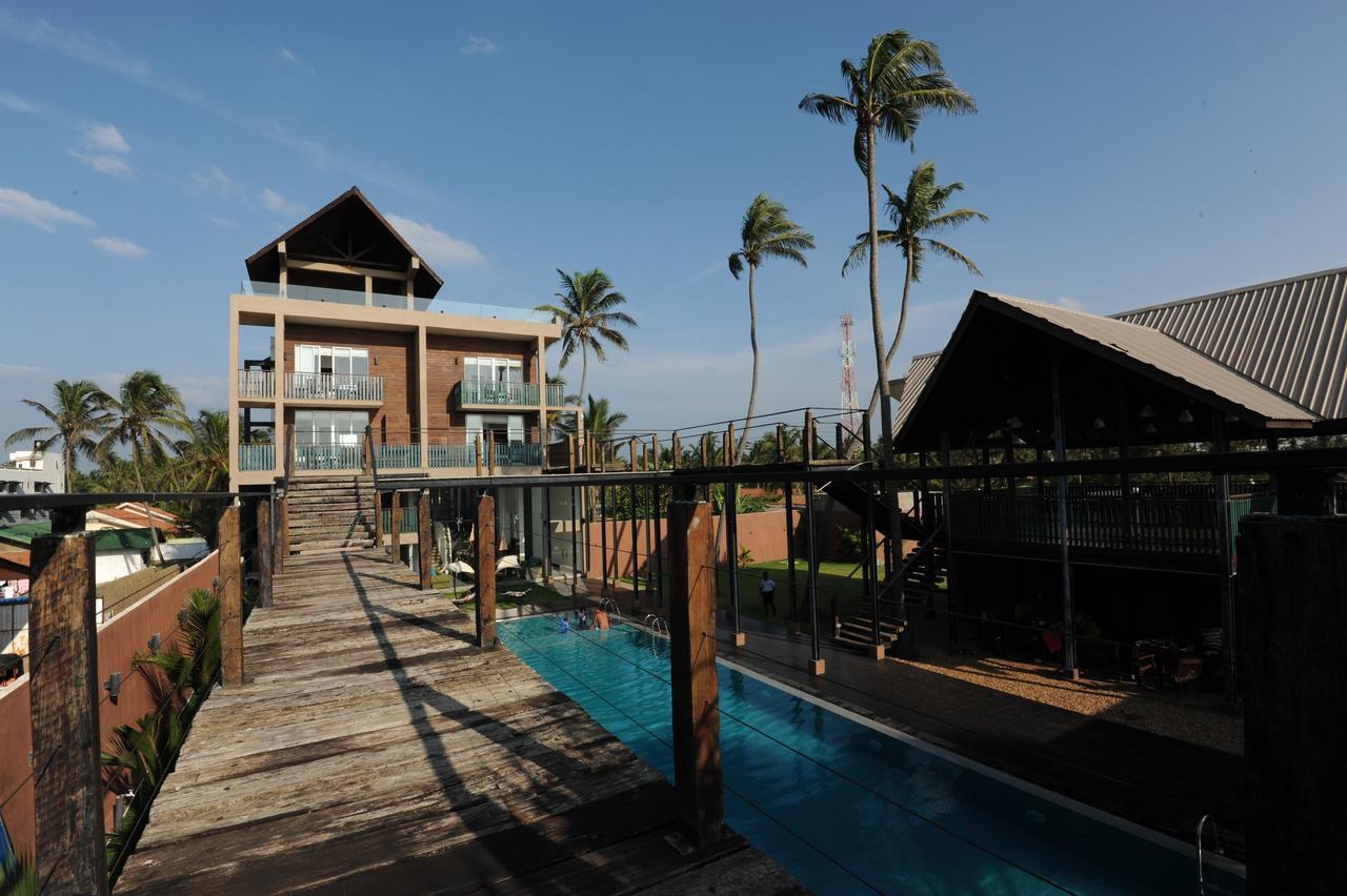 Saprin Beach Resort Uswetakeiyawa Exterior photo