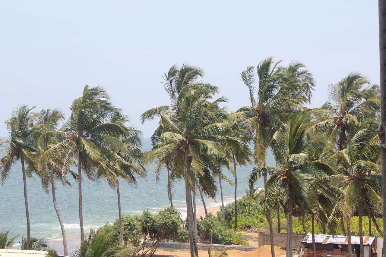 Saprin Beach Resort Uswetakeiyawa Exterior photo