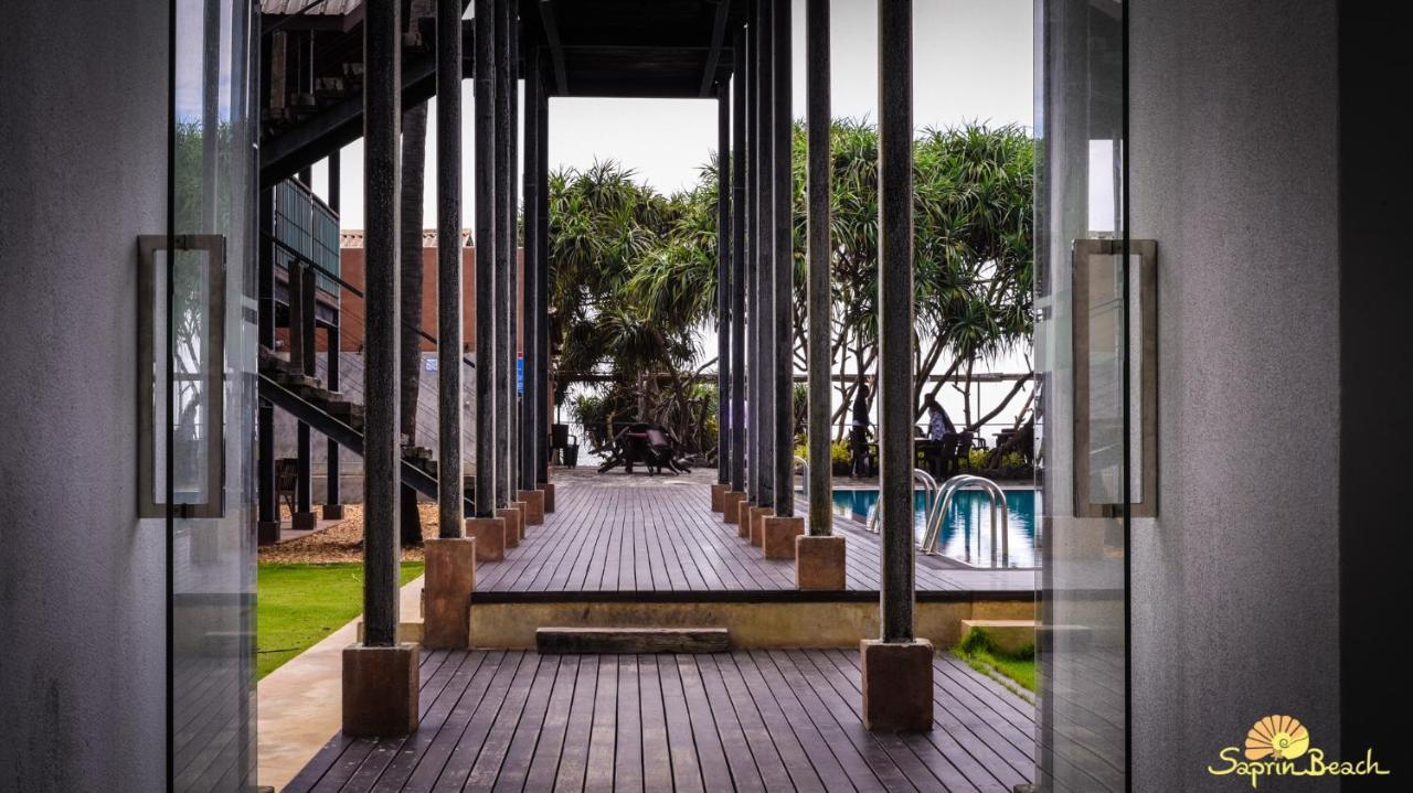 Saprin Beach Resort Uswetakeiyawa Exterior photo